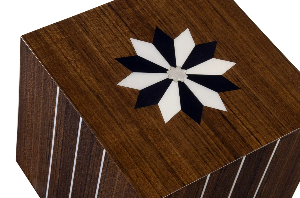 urna stella teak dettaglio